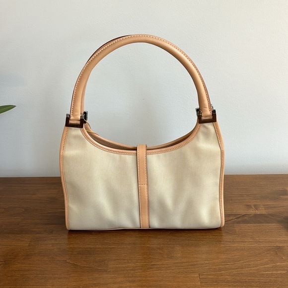 GUCCI Jackie Hand Bag with Piston Lock Accent! - Picture 4 of 12